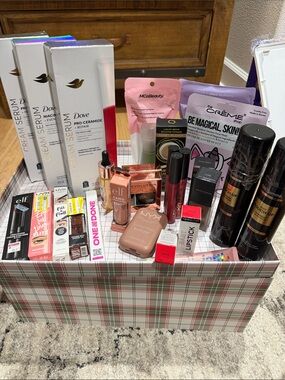 Mixed Women’s Makeup Gift Set - Dove, NYX, e.l.f., TRESemmé & More - Pink Shades
